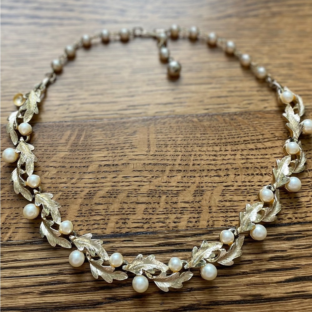 Vintage Signed Coro Necklace - Pearl & Gold w/ Leaf Design